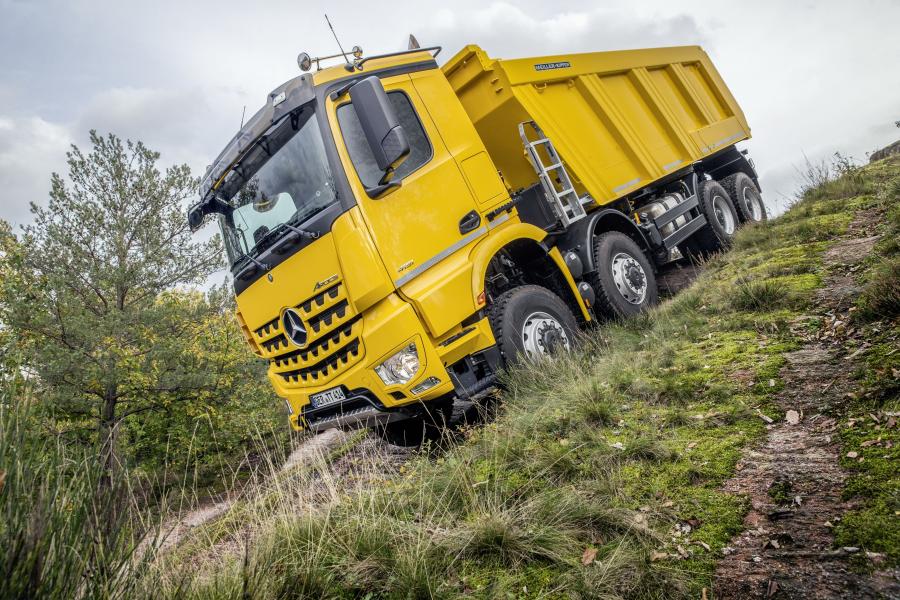  Mercedes-Benz Arocs 4151 K 8x8/4 Meiller Hinterkipper 2017 года  (фото 16 из 19)